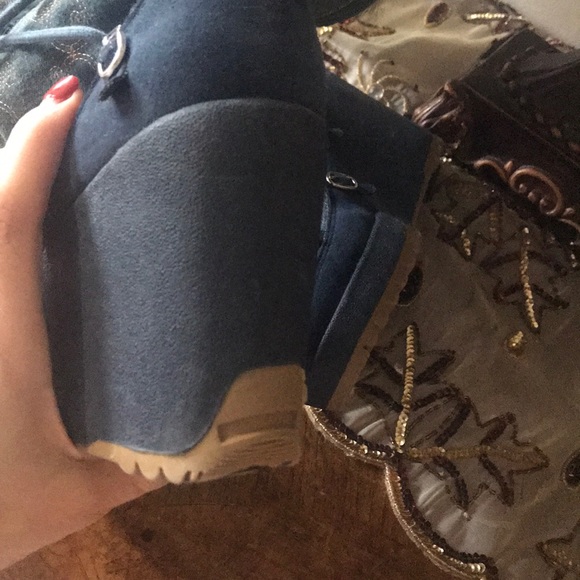 Boots - Picture 5 of 6